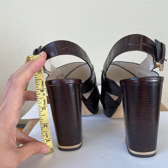 Michael kors croc print brown chunky heel with gold trimming - Picture 6 of 8